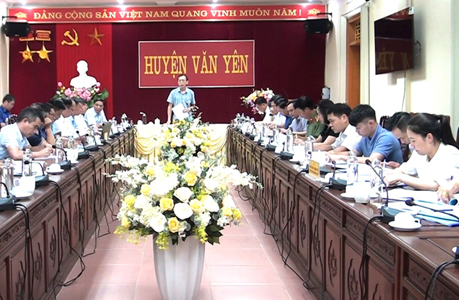 Quang cảnh buổi làm việc của Đoàn công tác số 1 tại huyện Văn Yên.